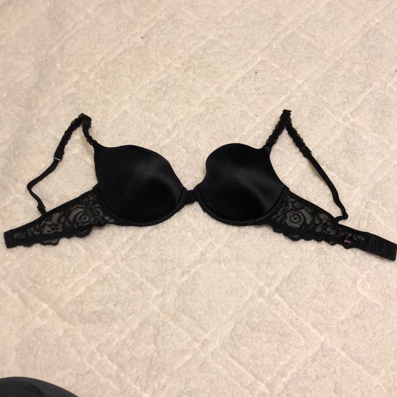 Black bra with lace trim - Picture 1 of 3